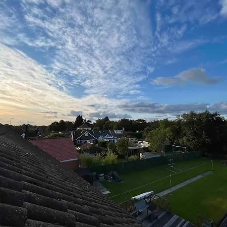 Homestay Top Of House Double Room With Free Parking In York York