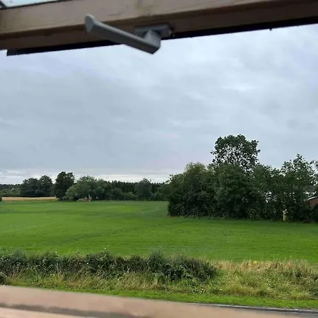 Top Of House Double Room With Free Parking In York Homestay