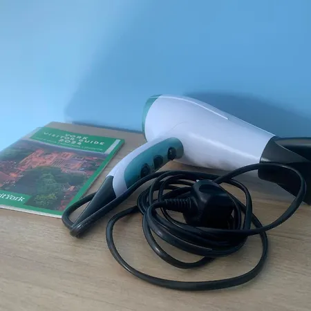 Top Of House Double Room With Free Parking In York Homestay