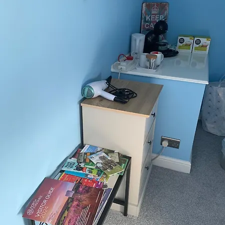 Top Of House Double Room With Free Parking In York *
