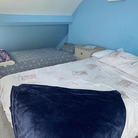 Homestay Top Of House Double Room With Free Parking In York
