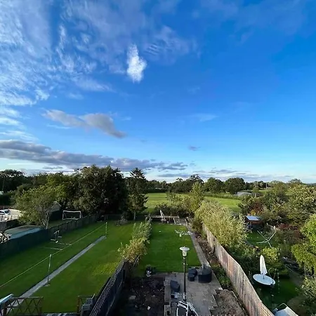 Of Family Occupied House Double With Free Parking In 民宿