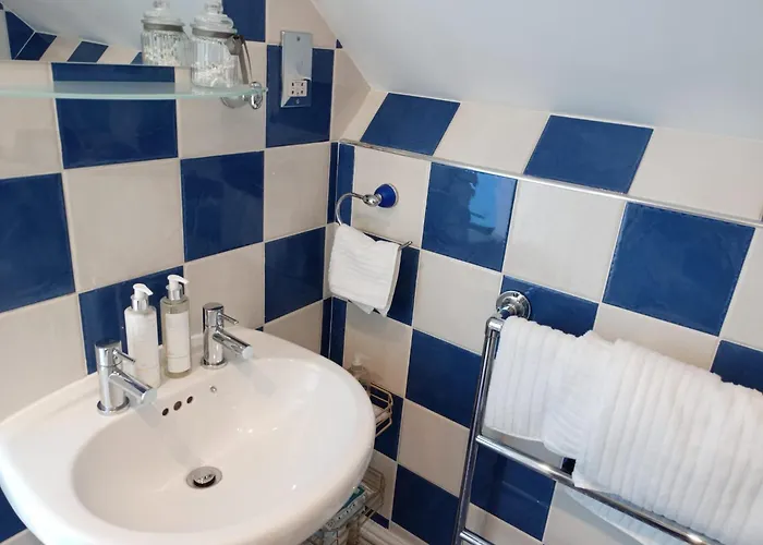 Séjour chez l'habitant Of Family Occupied House Double With Free Parking In