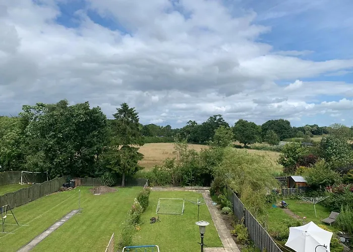 Séjour chez l'habitant Of Family Occupied House Double With Free Parking In *